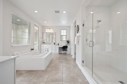 60 Gainsboro, Irvine CA  92620-2187 exterior