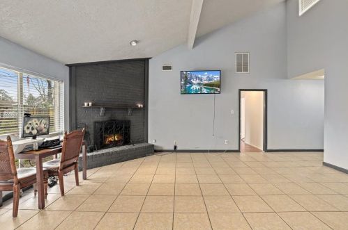 1611 Cantrell, Conroe TX  77301-4008 exterior