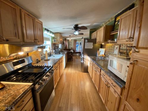 175 Westmoreland Meadows Dr, Cleveland, GA 30528-5981