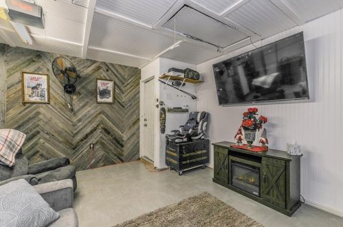 6440 Buckingham Trl, Fort Worth TX  76182-5005 exterior