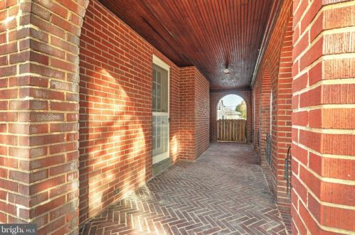 437 Carlisle St, Hanover PA 17331-2188 exterior