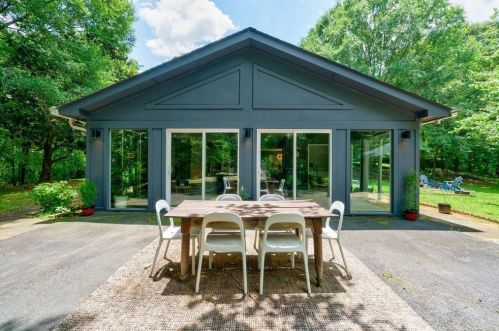 789 Cardinal Cv, Holly Springs, GA 30188-4748