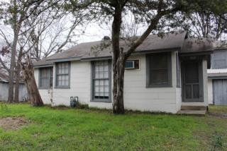 1109 Kimbro St, Taylor TX  76574-2665 exterior