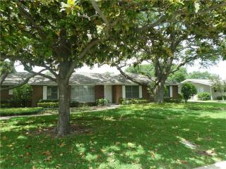 3765 Alta Vista Ln, Dallas TX  75229-2727 exterior