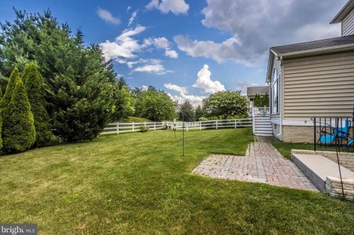 8 Farmstead Pl, Middletown MD  21769-7742 exterior