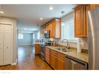 924 Argyle St, Portsmouth, VA 23704-6502