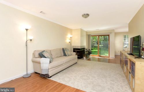5 Brookline Ct, Princeton NJ  08540-1741 exterior
