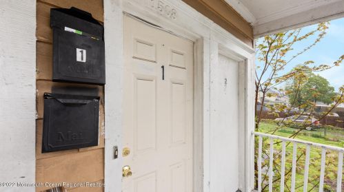 1512 Summerfield Ave, Tinton Falls NJ 07712-6918 exterior