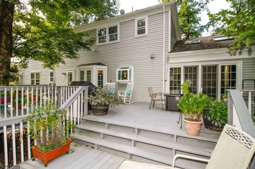 7 Wooded Hl Ln, Dover NJ  07869-3821 exterior