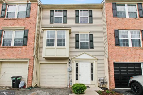 713 Grant Dr, Hanover, PA 17331-2079