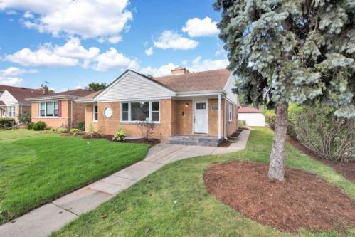 5214 Greenleaf St, Skokie, IL 60077-2149