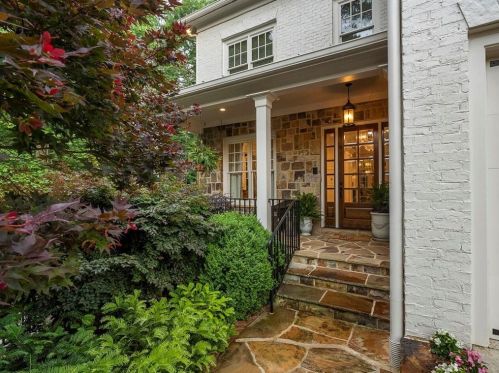 1607 Grant Dr, Atlanta GA  30319-3589 exterior