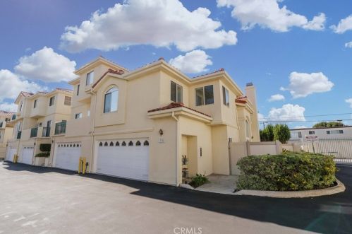 4489 Spencer St, Torrance, CA 90503-2453