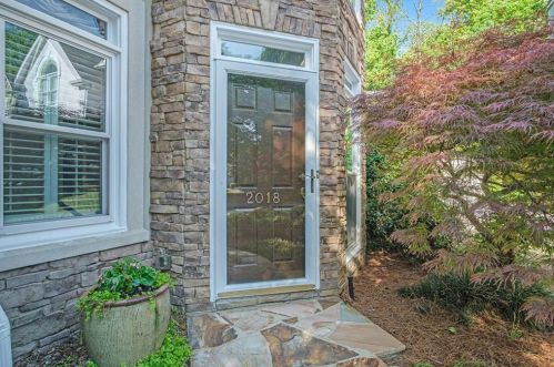 2018 Lenox Cove Cir, Atlanta, GA 30319-5377