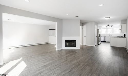 45 Schindler Ter, Town Center, NJ 07052-1079