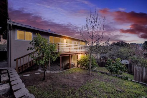 160 G St, Pacheco, CA 94553-3702