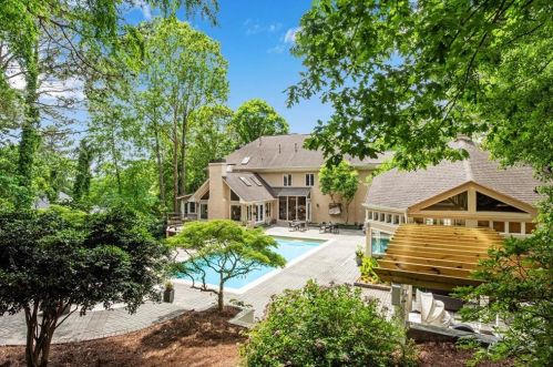 5485 Errol Pl, Atlanta GA  30327-4871 exterior