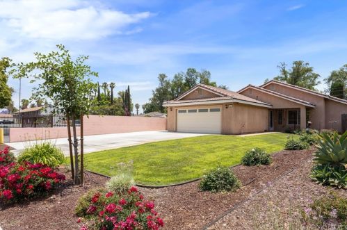 4604 Sierra St, Riverside, CA 92506-2254
