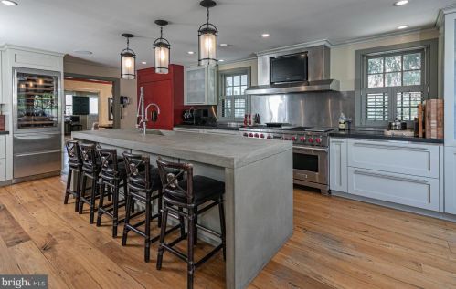 1075 Great Rd, Princeton NJ  08540-1246 exterior