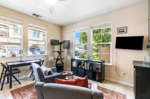 3929 Forest Cir, Hayward, CA 94546-4594
