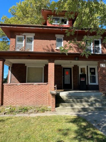 231 Chicago Ave, Kankakee, IL 60901-4031