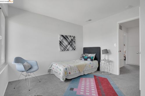 27492 Ponderosa Ct, Hayward CA  94545-4129 exterior