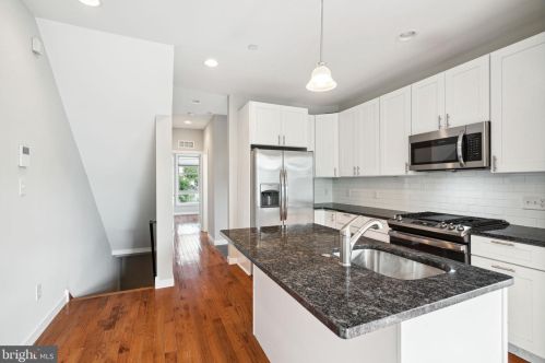 1256 27th St, Philadelphia, PA 19121-4641