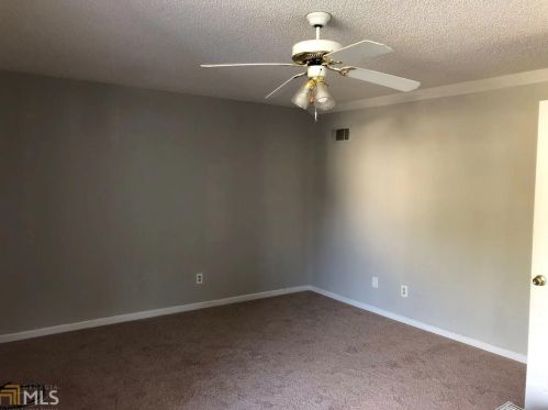 6783 Saganaw Dr, Rex GA  30273-2252 exterior