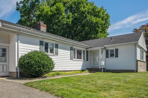 16 Blue Mountain Rd, Norwalk, CT 06851-2217
