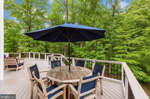 38515 Wooded Hollow Dr, Hamilton, VA 20158-3550