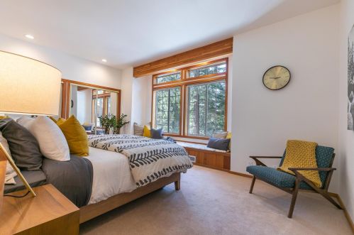 733 Conifer, Truckee CA  96161-3942 exterior