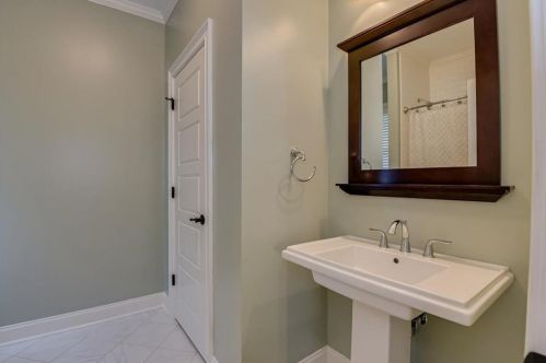 1045 Peninsula Xing, Evans GA  30809-4330 exterior