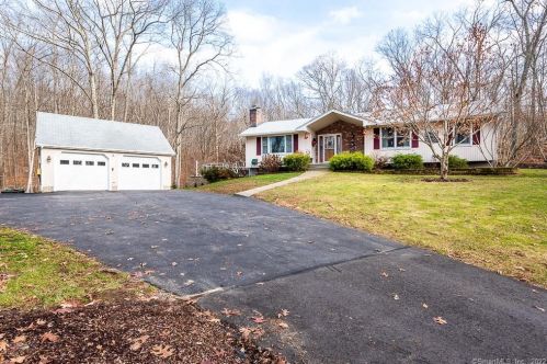 654 Shewville Rd, Gales Ferry, CT 06339-1440