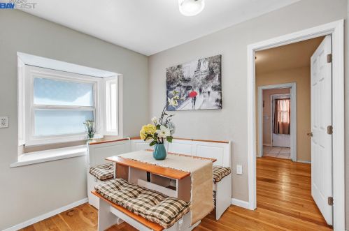 1567 Plaza Dr, San Leandro CA  94578-1968 exterior