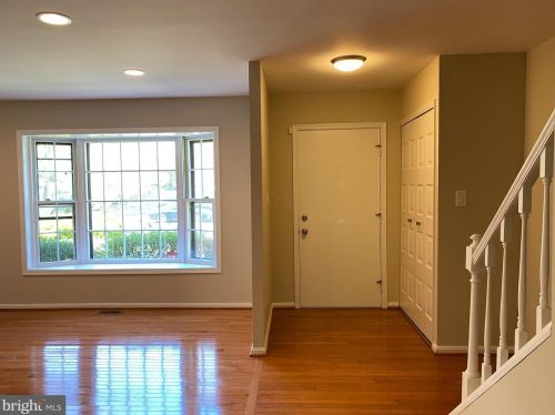 2159 Greenkeepers Ct, Herndon VA  20191-3843 exterior