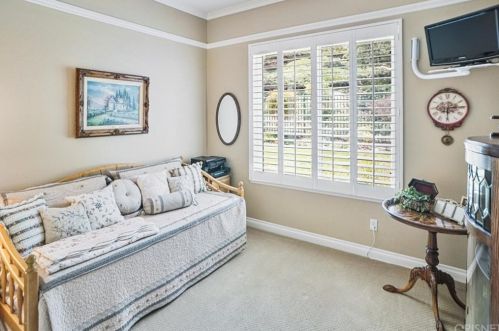 565 Granite Hl St, Simi Valley CA 93065-0614 exterior