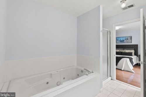 5 Garfield Way, Princeton NJ  08540-1669 exterior