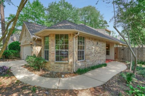 14 Windsor Hills Cir, Conroe TX  77384-4693 exterior