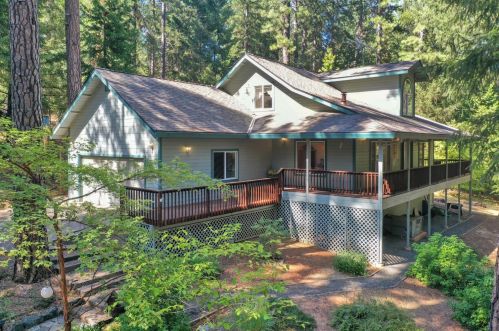 18102 Maple Way, Grass Valley, CA 95945-9673