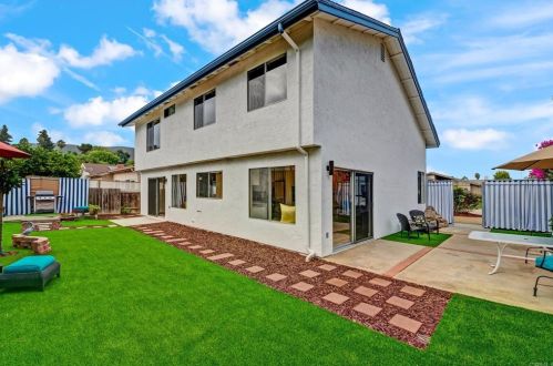 1000 Goldfinch Way, San Marcos, CA 92078-1316