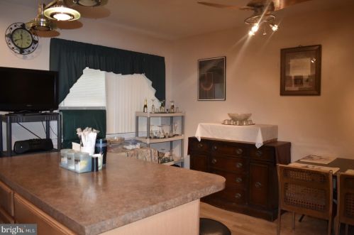 6024 10th St, Philadelphia PA 19147-1917 exterior