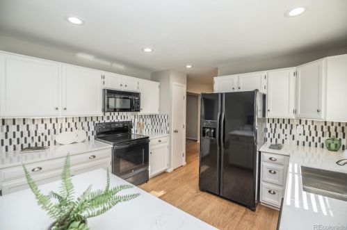 18202 Nassau Dr, Denver CO 80013-3346 exterior