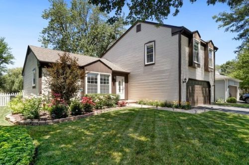 1036 Providence Ln, Buffalo Grove, IL 60089-1267