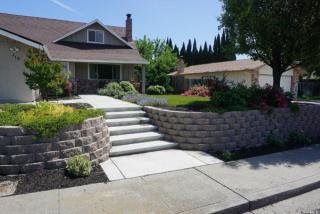 112 Hartford Ave, Vacaville, CA 95687-5729