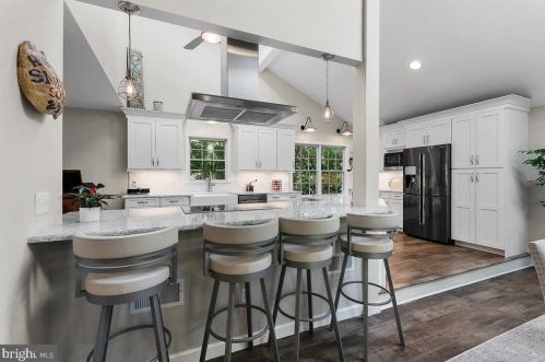 104 Cliff Ave, Lancaster PA  17602-4700 exterior