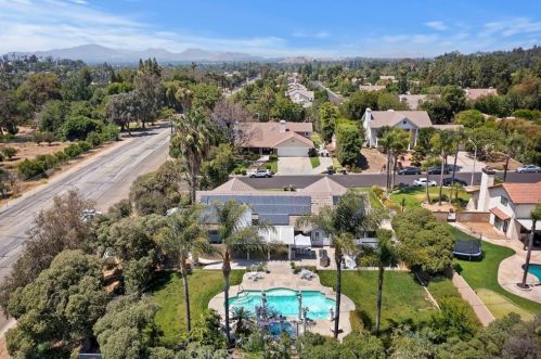 1678 Southport Dr, Riverside CA  92506-5449 exterior