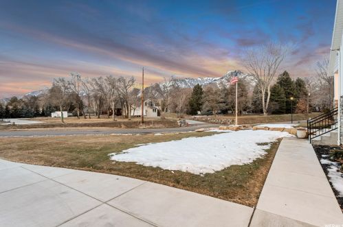 2712 Mt Jordan Rd, Sandy UT 84092-3380 exterior