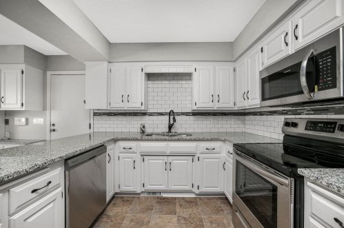 11673 Flintwood St, Minneapolis, MN 55448-2441
