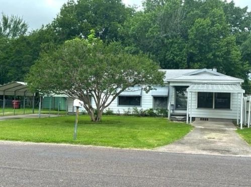 1501 Lynn St, Bonham, TX 75418