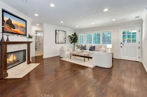 1106 Vanowen Ave, Orange, CA 92867-3877